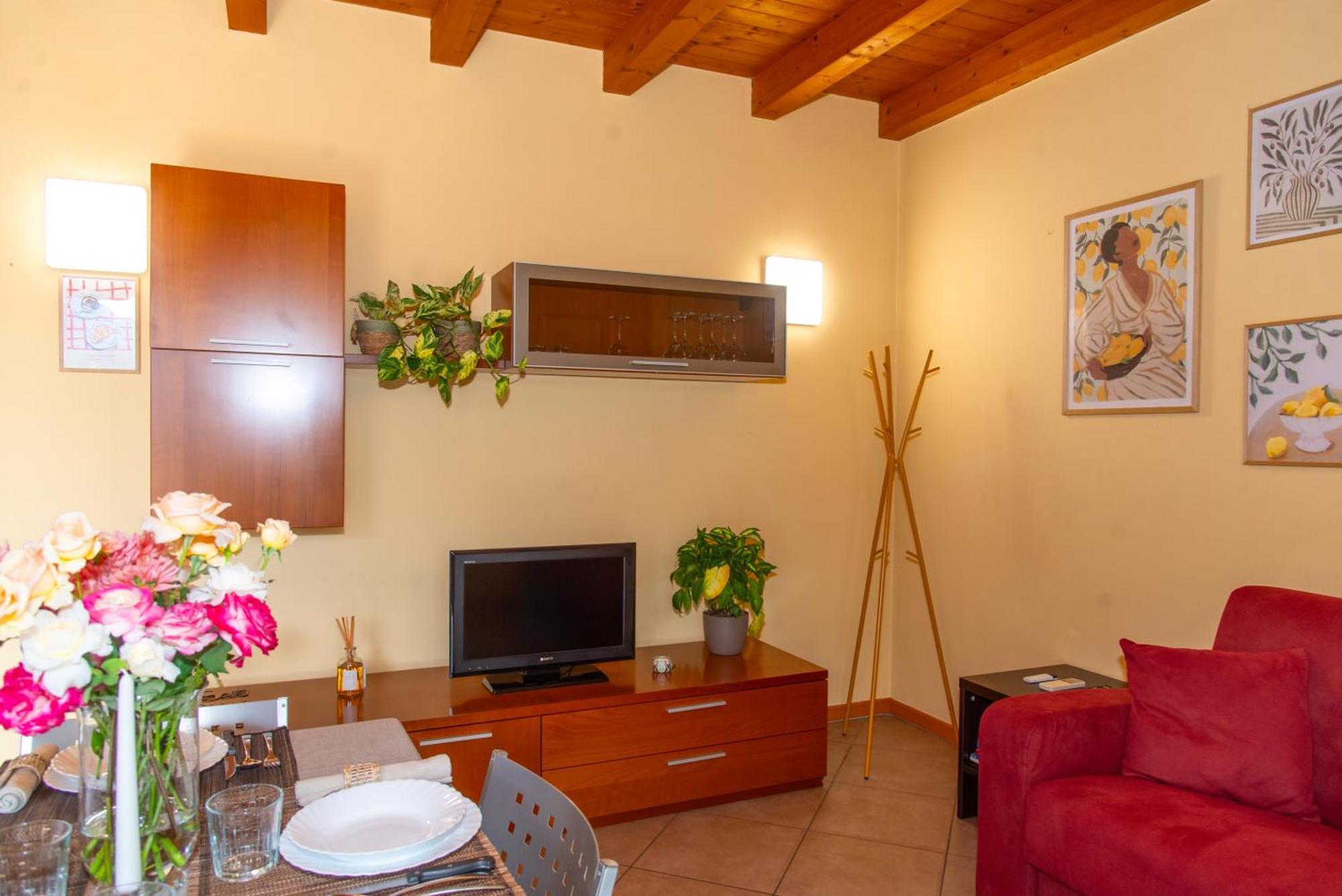Renata Apartamento Costa Volpino
